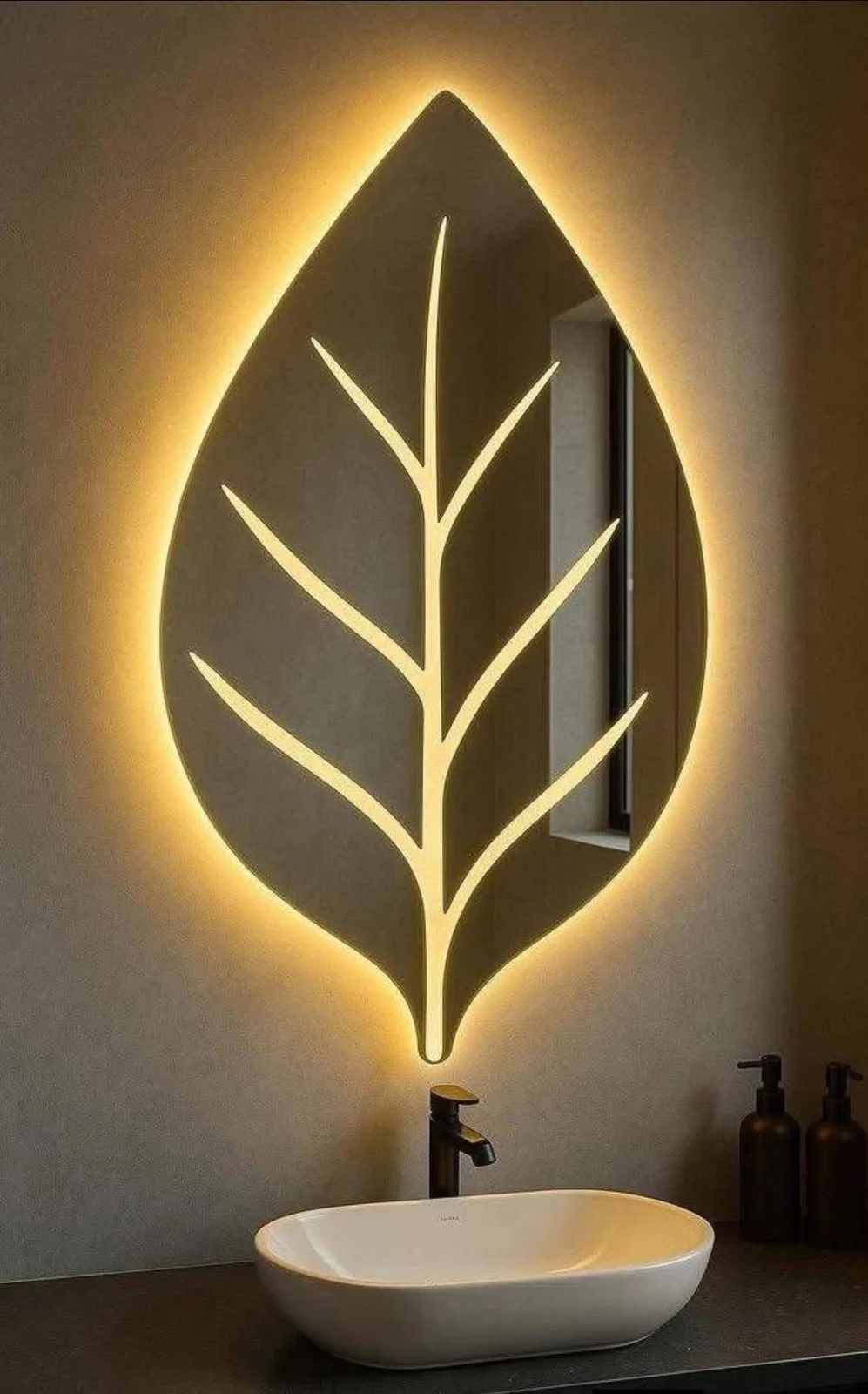 Leaf-shaped illuminated mirror