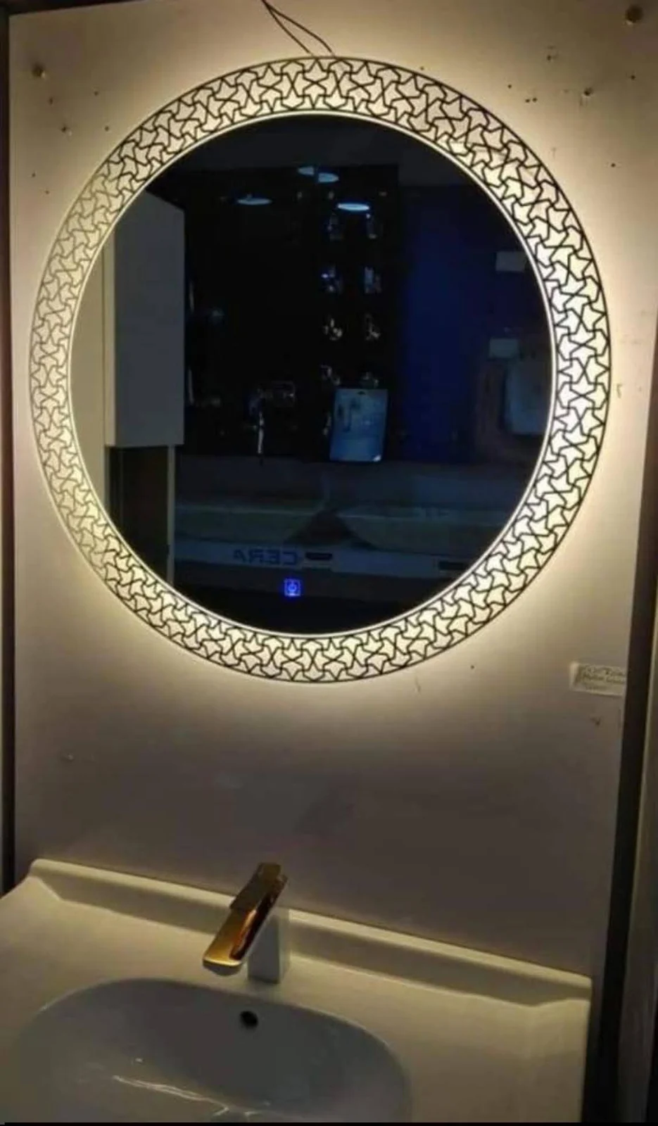 Decorative round LED mirror