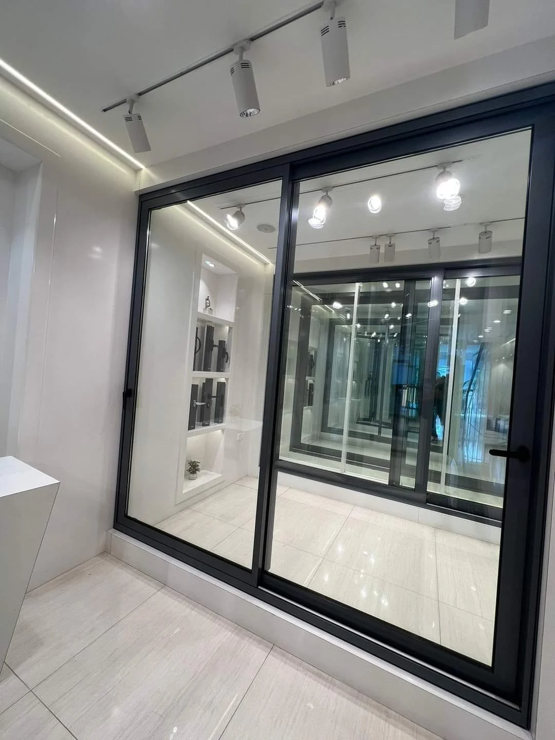 Dark-frame sliding window